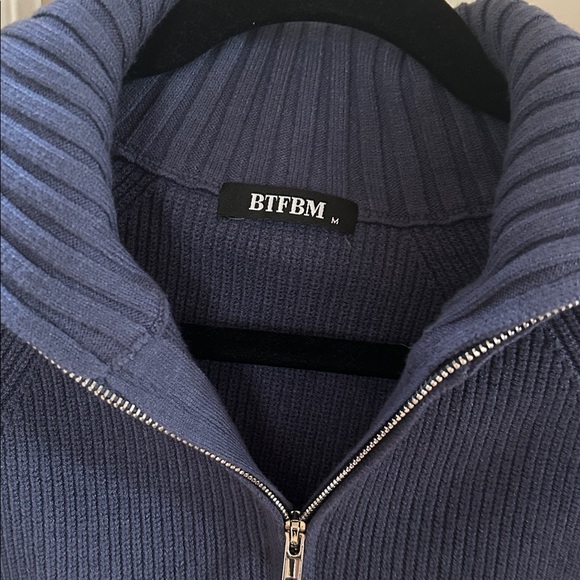 Amazon sweater brand new without tags ! - Picture 3 of 5